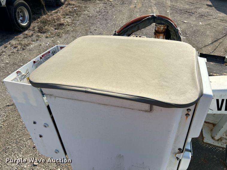 image for item EK2740 2012 Dodge Ram 5500 bucket truck