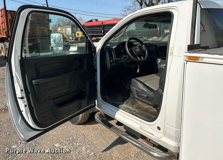 image for item EK2740 2012 Dodge Ram 5500 bucket truck