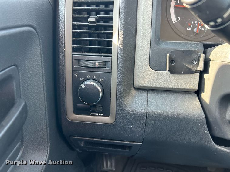 image for item EK2740 2012 Dodge Ram 5500 bucket truck