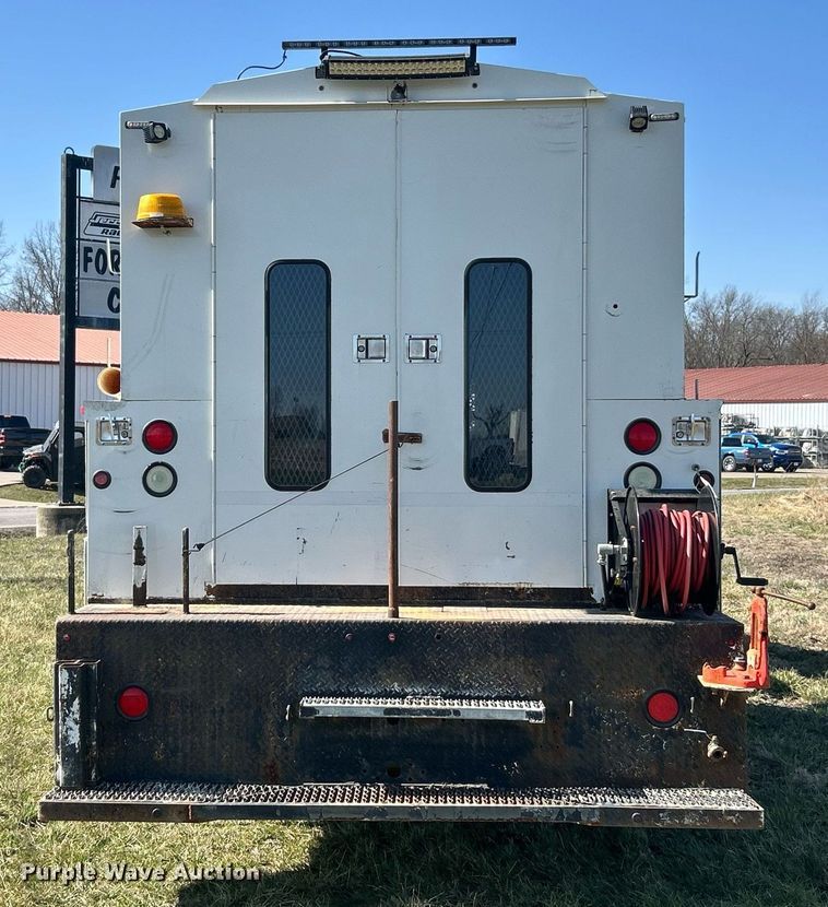 image for item EK2752 2013 Hino 338 utility / service truck