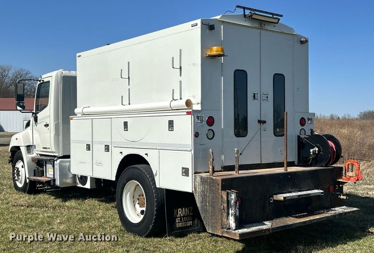 image for item EK2752 2013 Hino 338 utility / service truck