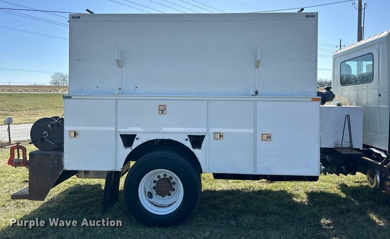 image for item EK2752 2013 Hino 338 utility / service truck