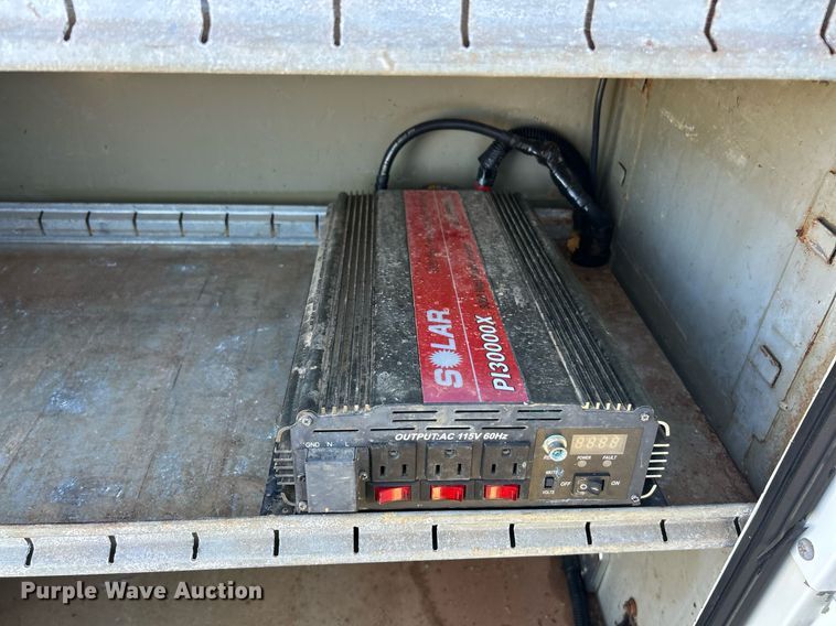 image for item EK2752 2013 Hino 338 utility / service truck