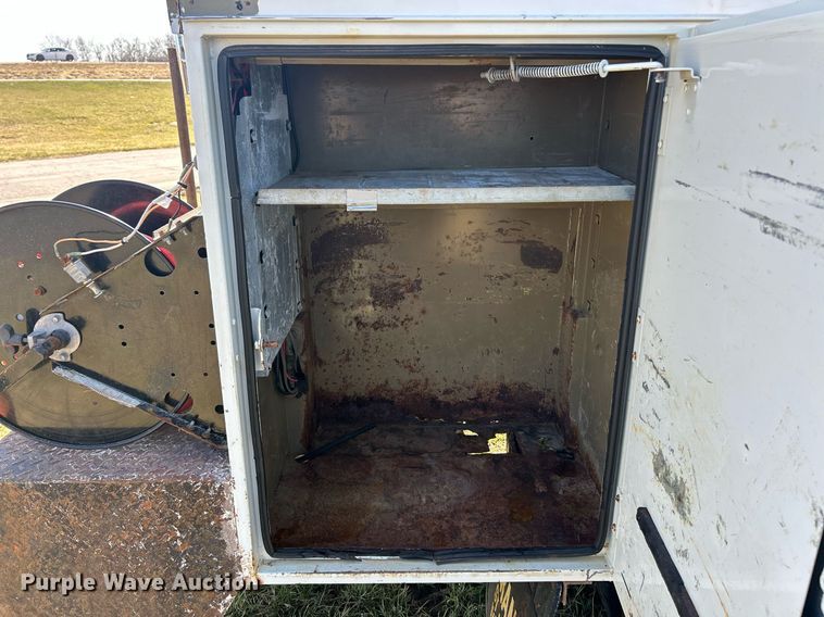 image for item EK2752 2013 Hino 338 utility / service truck