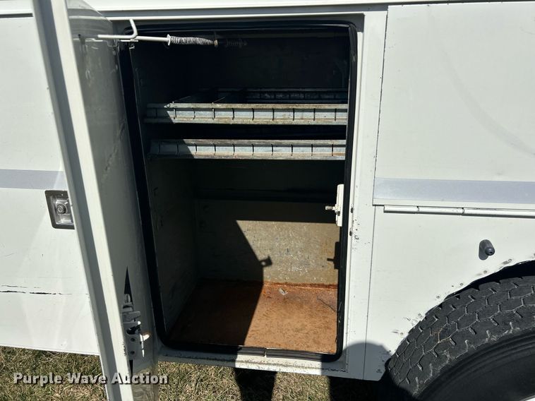 image for item EK2752 2013 Hino 338 utility / service truck