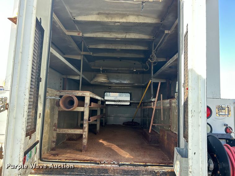 image for item EK2752 2013 Hino 338 utility / service truck