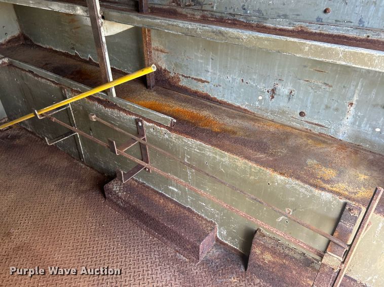 image for item EK2752 2013 Hino 338 utility / service truck