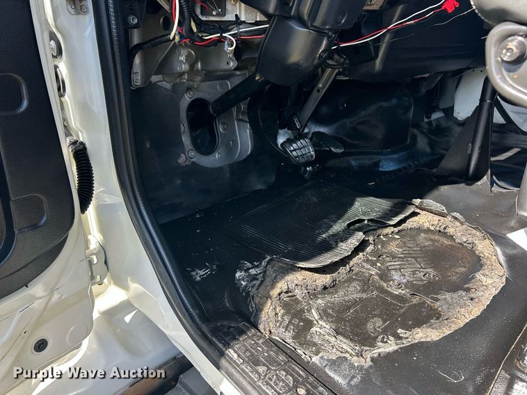 image for item EK2752 2013 Hino 338 utility / service truck