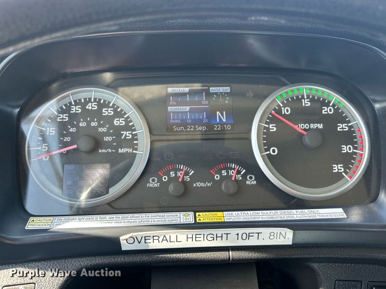 image for item EK2752 2013 Hino 338 utility / service truck