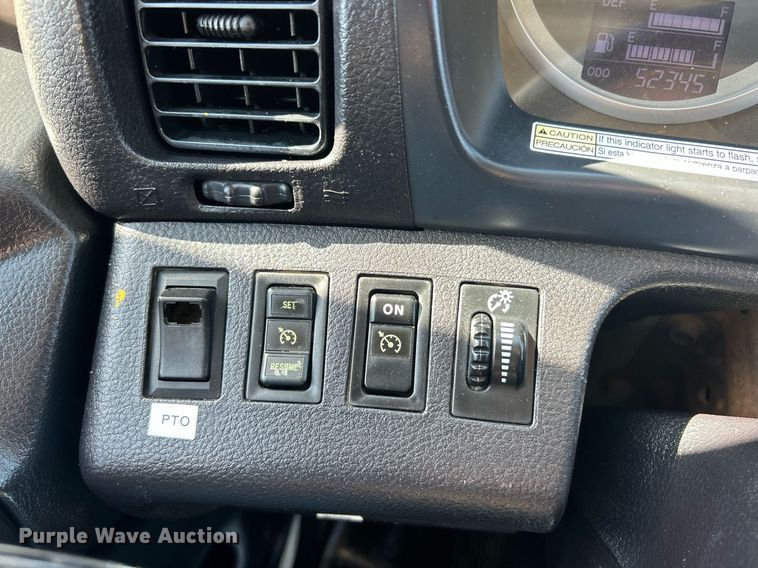 image for item EK2752 2013 Hino 338 utility / service truck