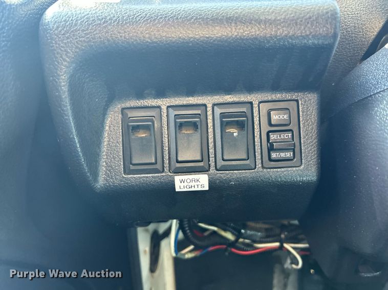 image for item EK2752 2013 Hino 338 utility / service truck