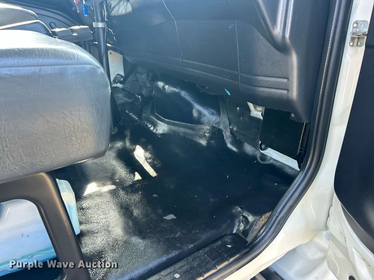 image for item EK2752 2013 Hino 338 utility / service truck