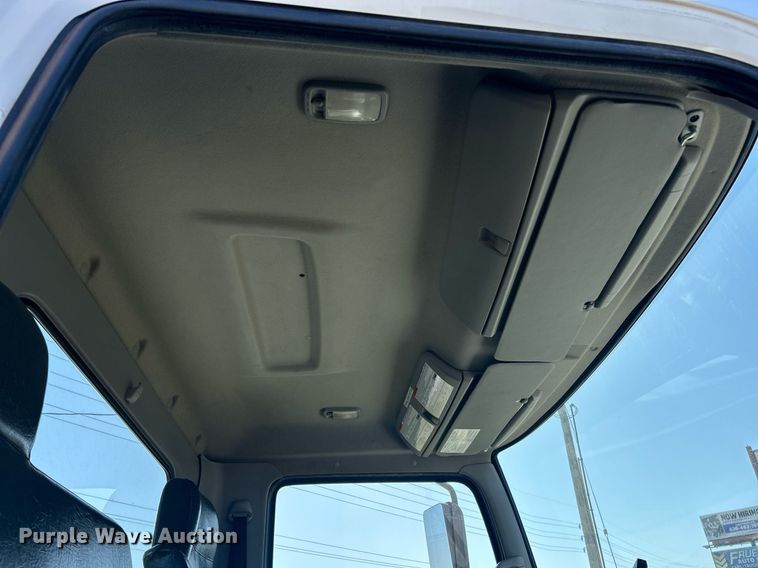 image for item EK2752 2013 Hino 338 utility / service truck