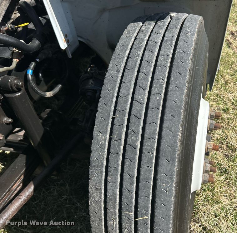 image for item EK2752 2013 Hino 338 utility / service truck