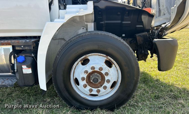 image for item EK2752 2013 Hino 338 utility / service truck