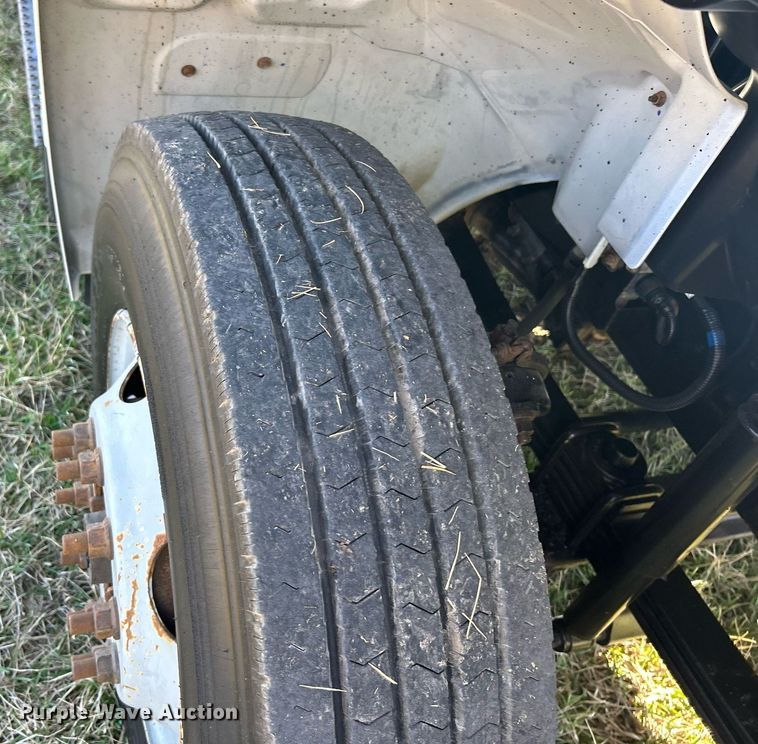 image for item EK2752 2013 Hino 338 utility / service truck