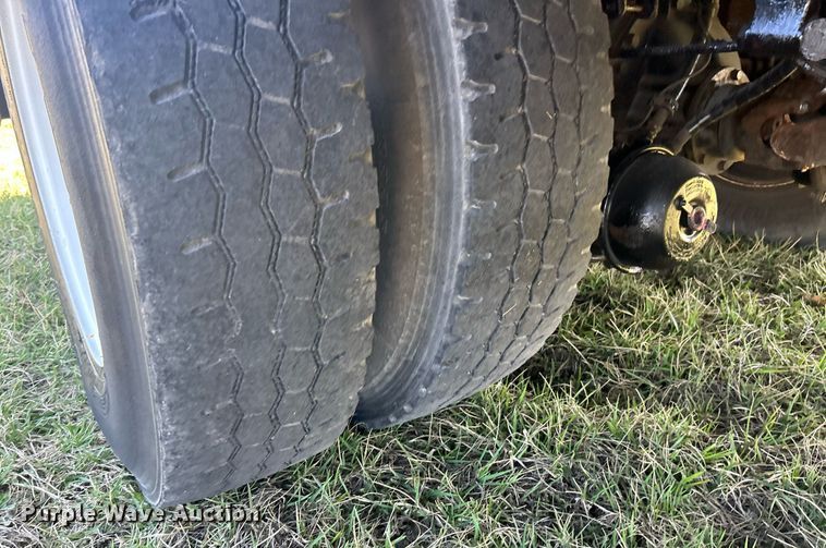 image for item EK2752 2013 Hino 338 utility / service truck