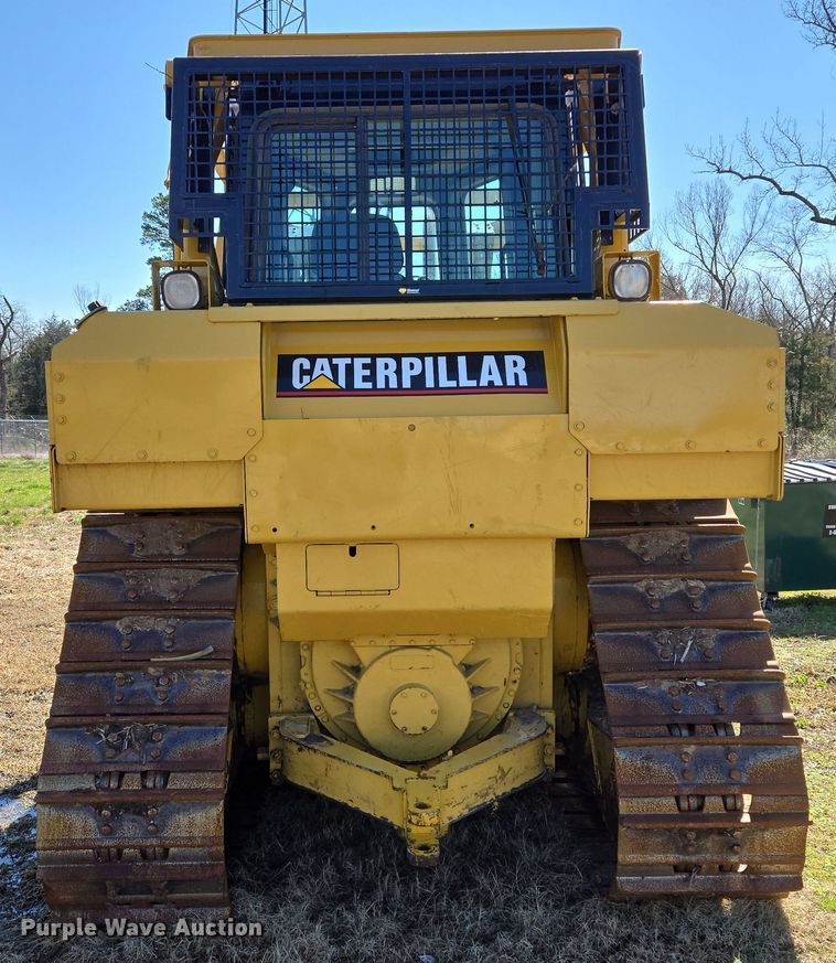 image for item EL5682 2006 Caterpillar D6R XL Series III dozer