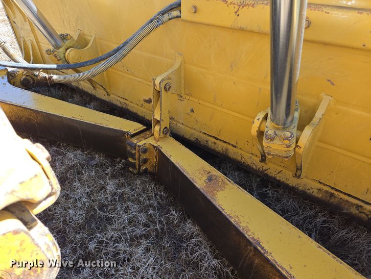 image for item EL5682 2006 Caterpillar D6R XL Series III dozer