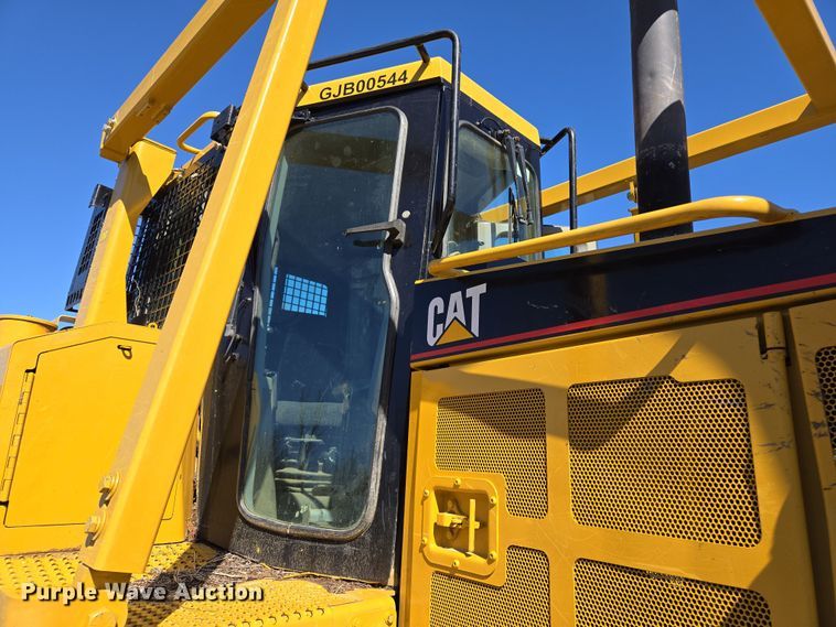 image for item EL5682 2006 Caterpillar D6R XL Series III dozer