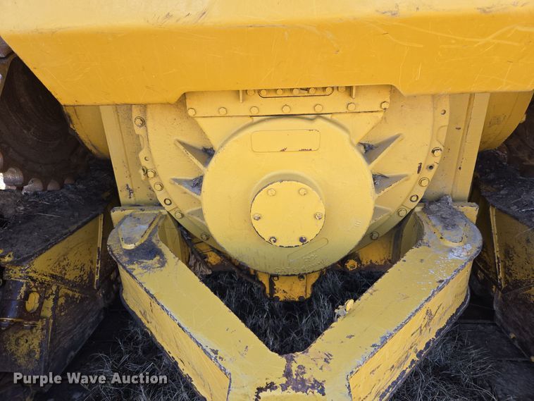 image for item EL5682 2006 Caterpillar D6R XL Series III dozer