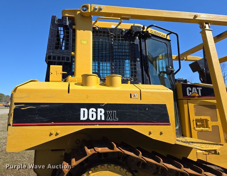image for item EL5682 2006 Caterpillar D6R XL Series III dozer