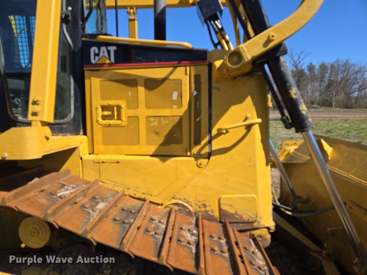 image for item EL5682 2006 Caterpillar D6R XL Series III dozer