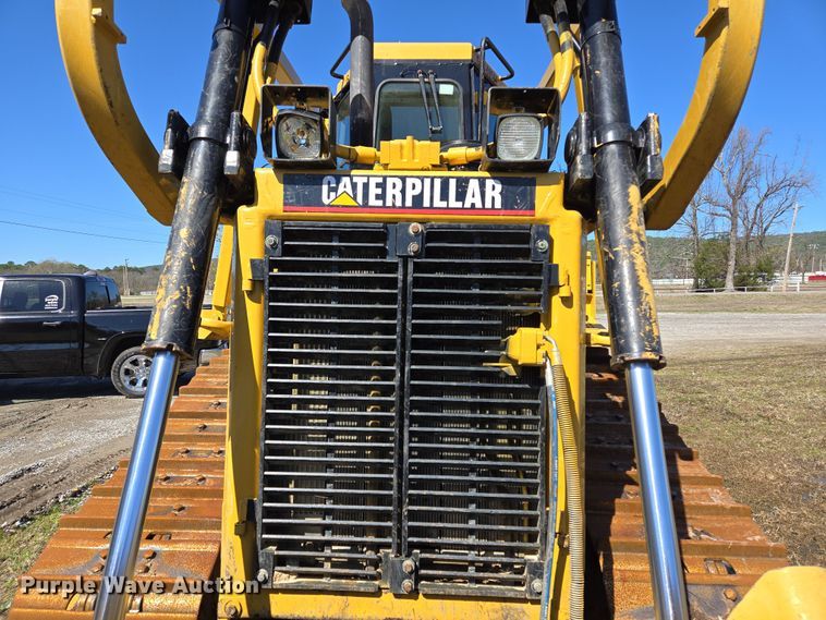 image for item EL5682 2006 Caterpillar D6R XL Series III dozer
