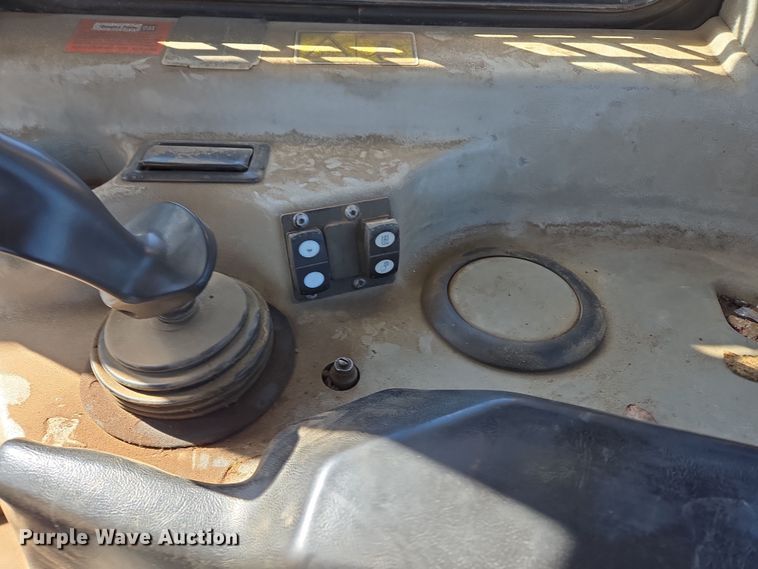 image for item EL5682 2006 Caterpillar D6R XL Series III dozer