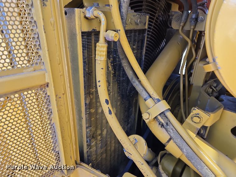 image for item EL5682 2006 Caterpillar D6R XL Series III dozer