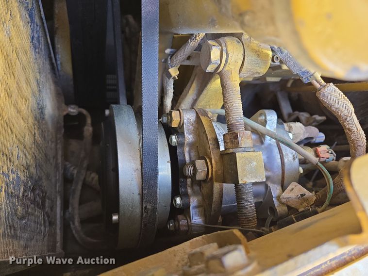 image for item EL5682 2006 Caterpillar D6R XL Series III dozer