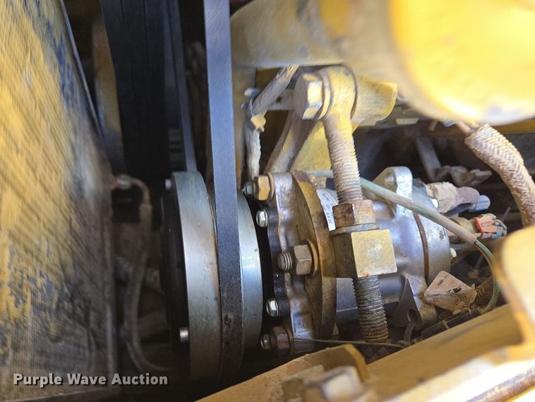 image for item EL5682 2006 Caterpillar D6R XL Series III dozer