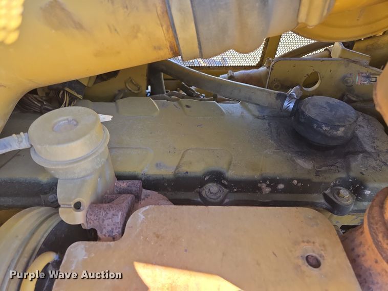 image for item EL5682 2006 Caterpillar D6R XL Series III dozer