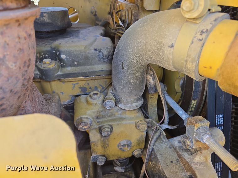 image for item EL5682 2006 Caterpillar D6R XL Series III dozer