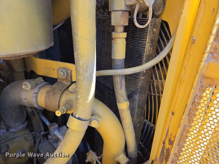 image for item EL5682 2006 Caterpillar D6R XL Series III dozer