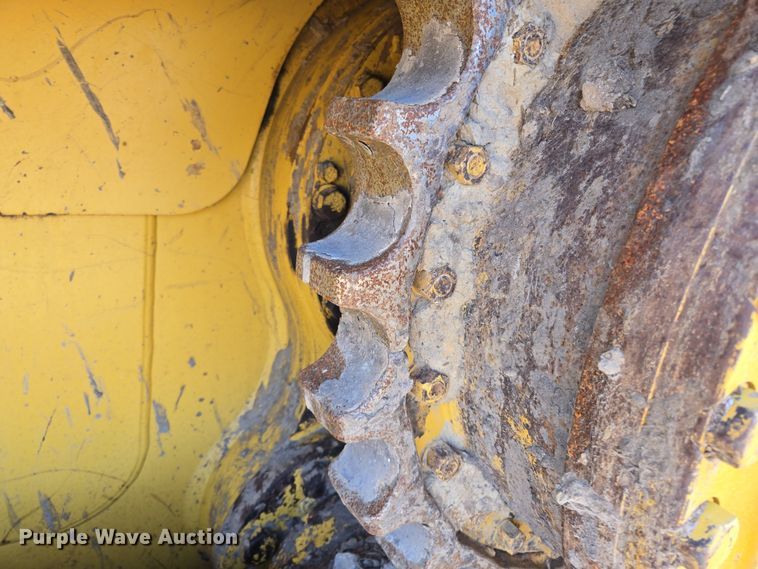 image for item EL5682 2006 Caterpillar D6R XL Series III dozer