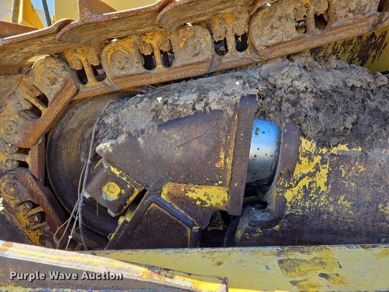 image for item EL5682 2006 Caterpillar D6R XL Series III dozer