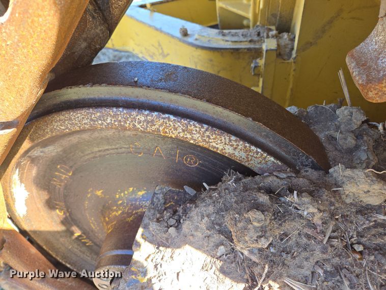 image for item EL5682 2006 Caterpillar D6R XL Series III dozer