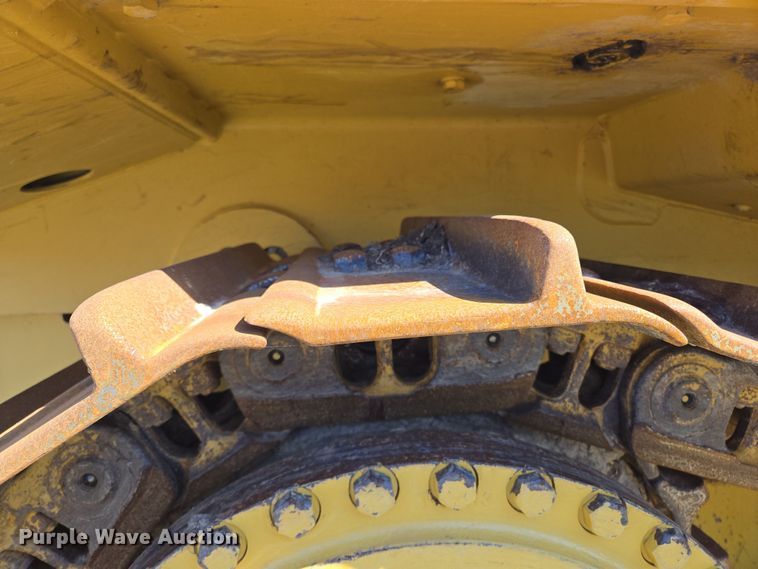 image for item EL5682 2006 Caterpillar D6R XL Series III dozer