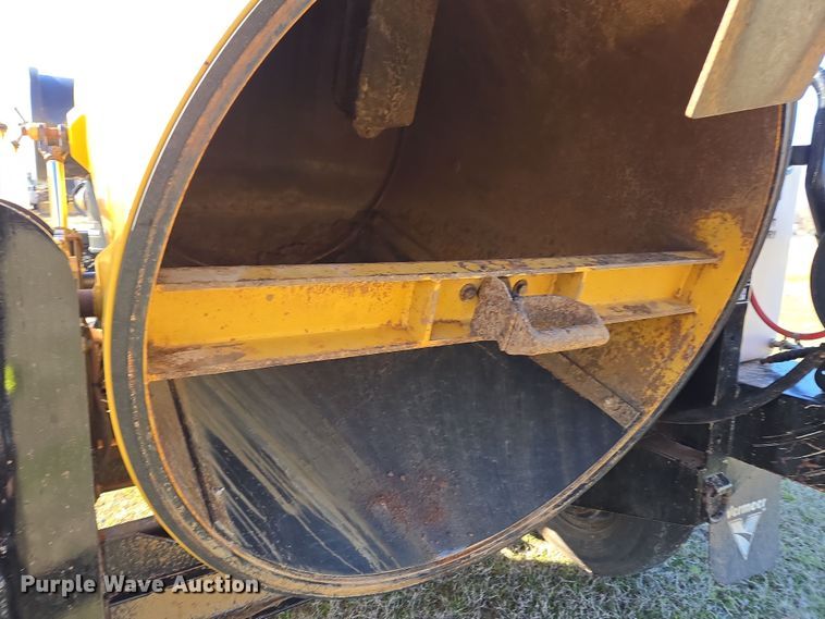 image for item EL5689 2021 Vermeer CV 573 SGT vacuum excavator