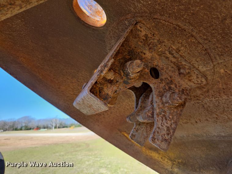 image for item EL5689 2021 Vermeer CV 573 SGT vacuum excavator