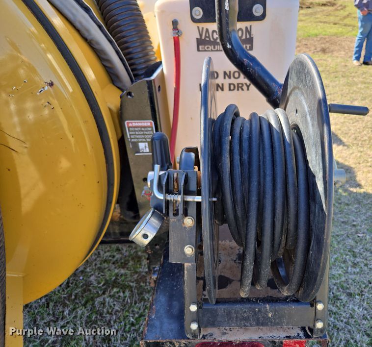 image for item EL5689 2021 Vermeer CV 573 SGT vacuum excavator