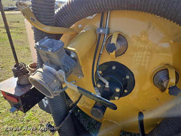 image for item EL5689 2021 Vermeer CV 573 SGT vacuum excavator