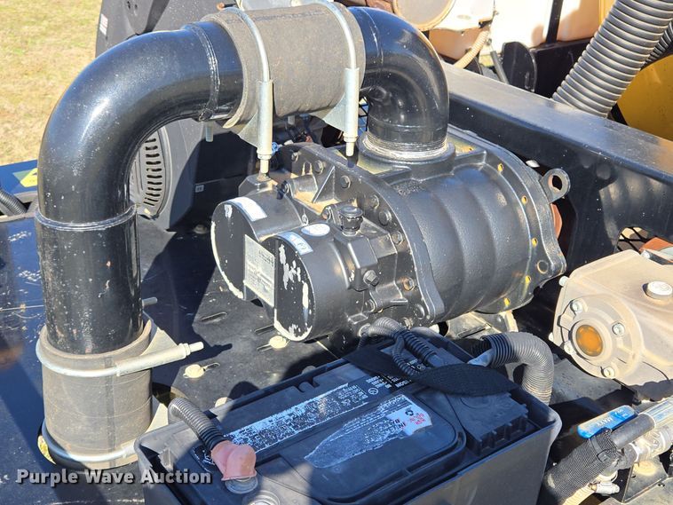 image for item EL5689 2021 Vermeer CV 573 SGT vacuum excavator