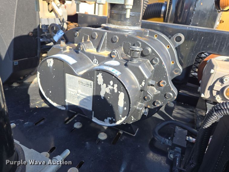 image for item EL5689 2021 Vermeer CV 573 SGT vacuum excavator