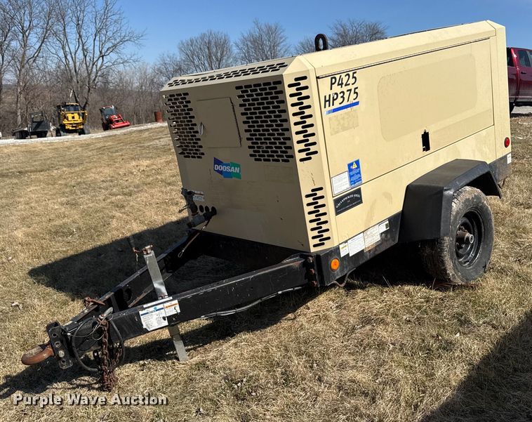 image for item EM3577 2016 Doosan P425 HP375 air compressor