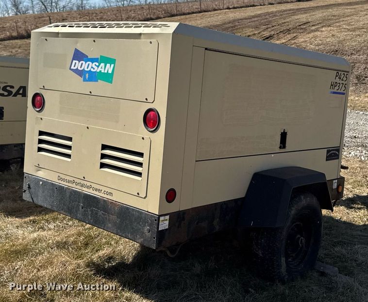 image for item EM3577 2016 Doosan P425 HP375 air compressor