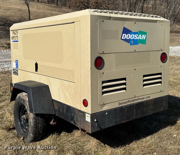 image for item EM3577 2016 Doosan P425 HP375 air compressor