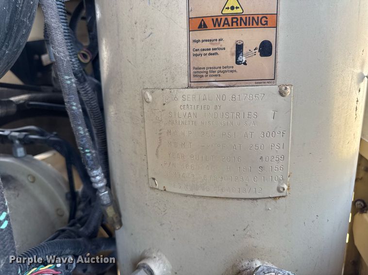 image for item EM3577 2016 Doosan P425 HP375 air compressor