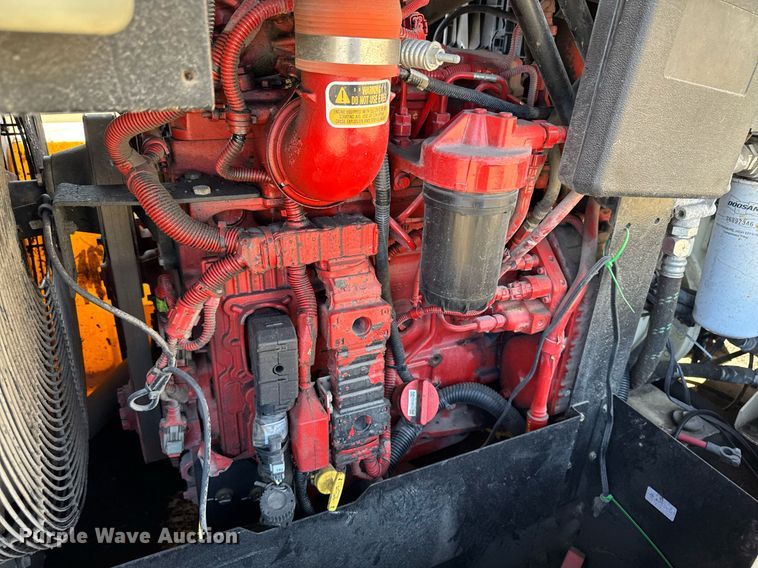 image for item EM3577 2016 Doosan P425 HP375 air compressor